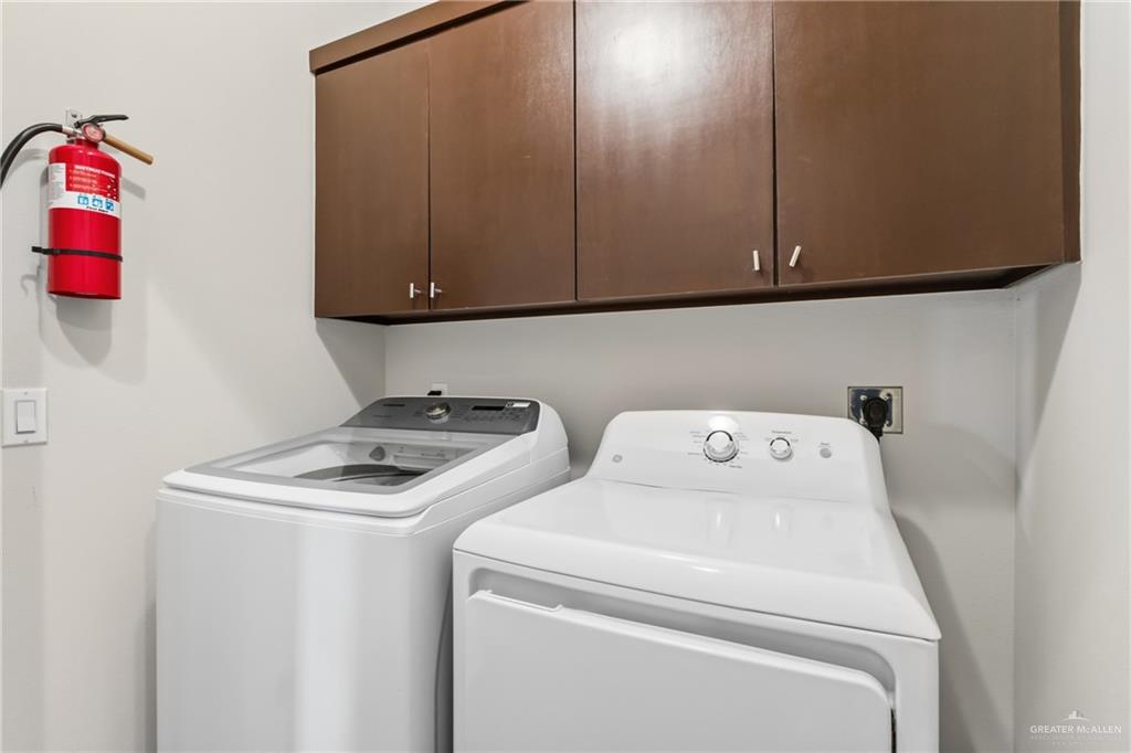 3016 South L Street, Unit 2 McAllen, TX 78503 - Photo 10 of 16 a utility room with dryer and washer