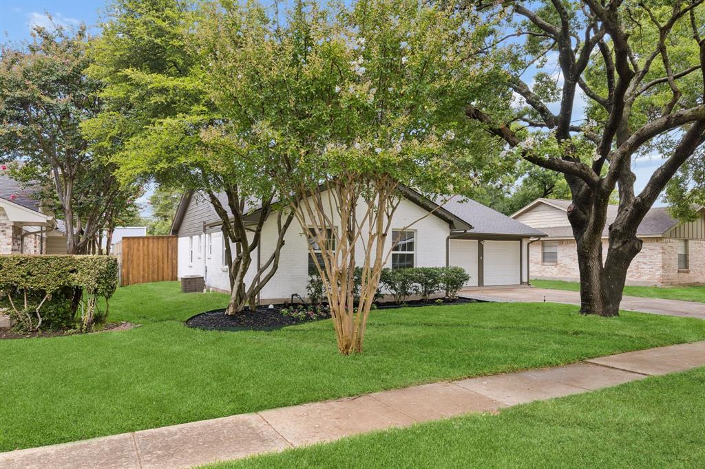 8711 Hackney Lane Dallas, TX 75238 - Photo 4 of 39 Gallery Image 4
