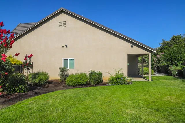 $595,000 | 2981 Sierra Madre Avenue, Clovis, CA 93611