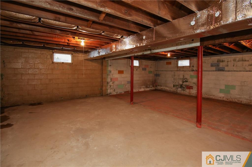 102 Magnolia Road Iselin, NJ 08830 - Photo 33 of 36