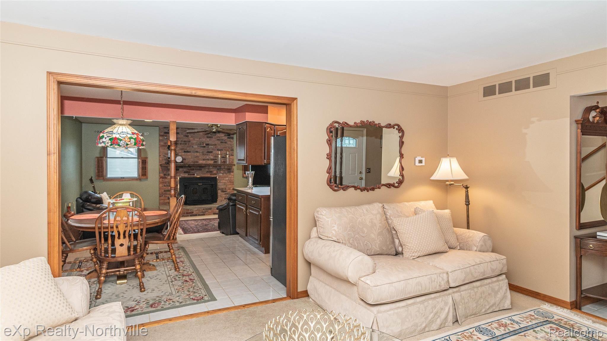 837 Meadowlake Road Canton, MI 48188 - Photo 16 of 51 015_6.jpg