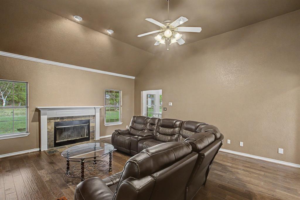 483 Christy Kay Lane Rhome, TX 76078 - Photo 11 of 40