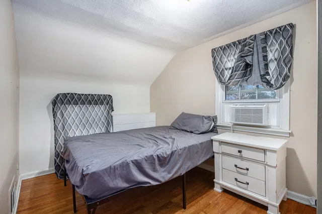 $220,000 | 211 South St Joseph Avenue, Niles, MI 49120