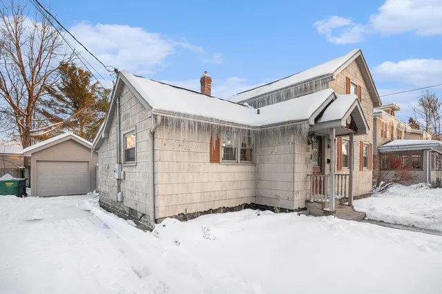 $220,000 | 211 South St Joseph Avenue, Niles, MI 49120