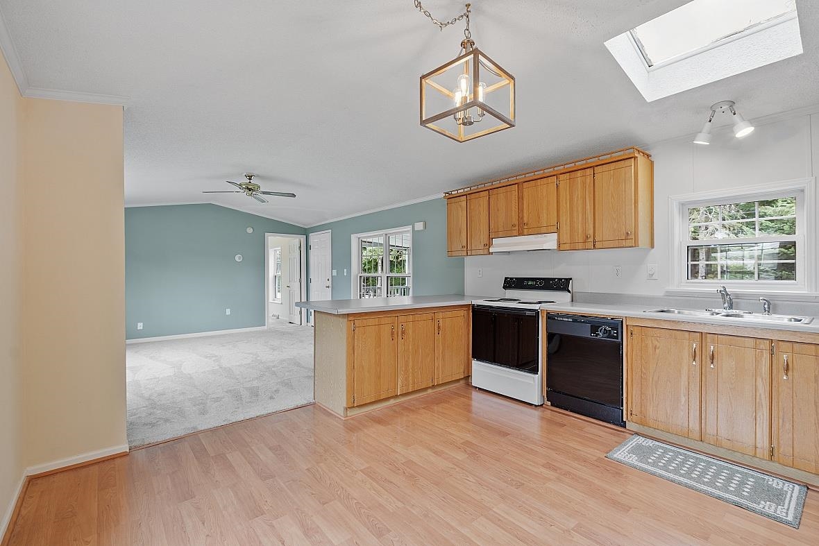34 Hagop/lisa Road Salem, NH 03079 - Photo 9 of 25