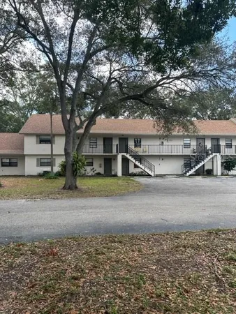 $1,350 | 2122 Bradford Street, Unit 521, Clearwater, FL 33760