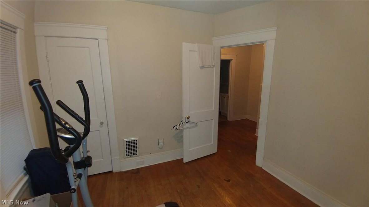 3217 Sycamore Road Cleveland, OH 44118 - Photo 5 of 20