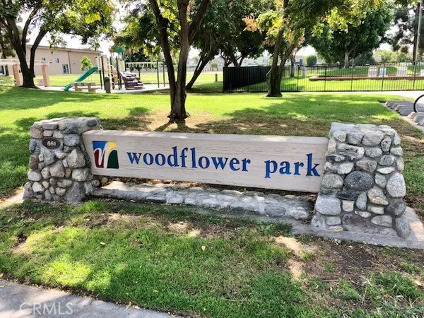 a view of a tennis court