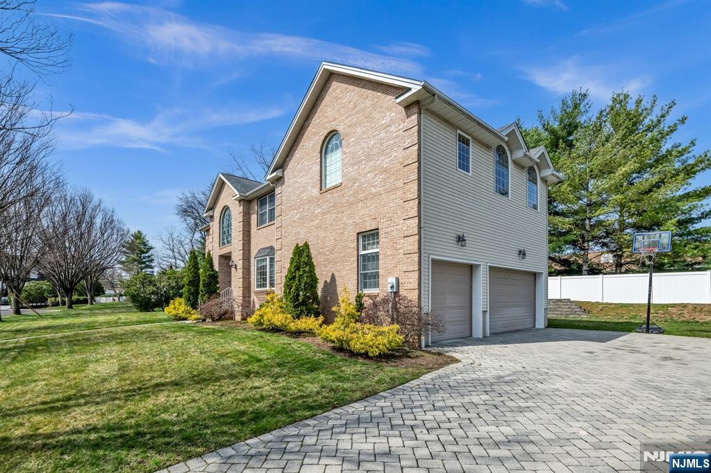 683 Victoria Avenue Paramus, NJ 07652 - Photo 2 of 48