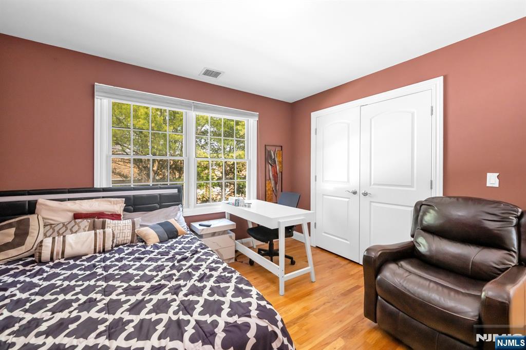 683 Victoria Avenue Paramus, NJ 07652 - Photo 26 of 48