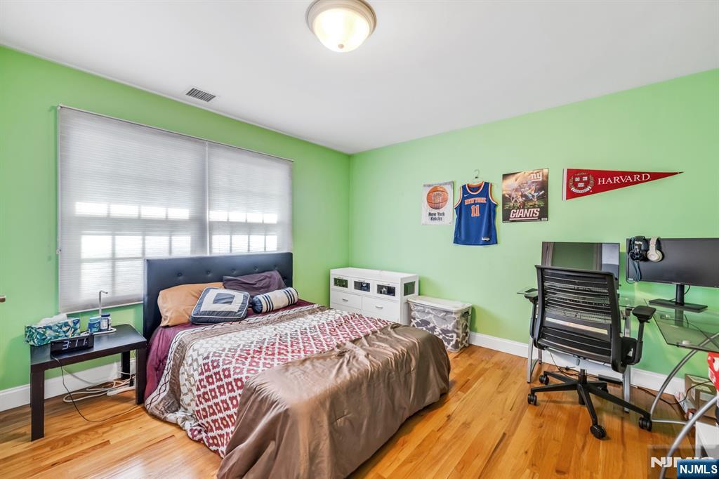 683 Victoria Avenue Paramus, NJ 07652 - Photo 27 of 48