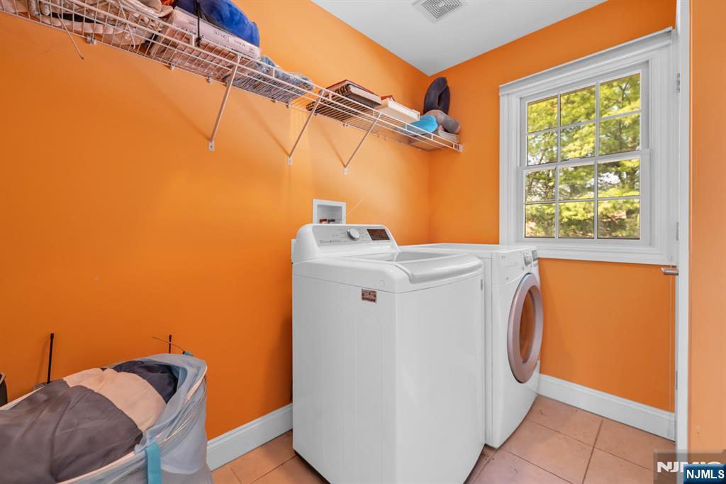 683 Victoria Avenue Paramus, NJ 07652 - Photo 33 of 48