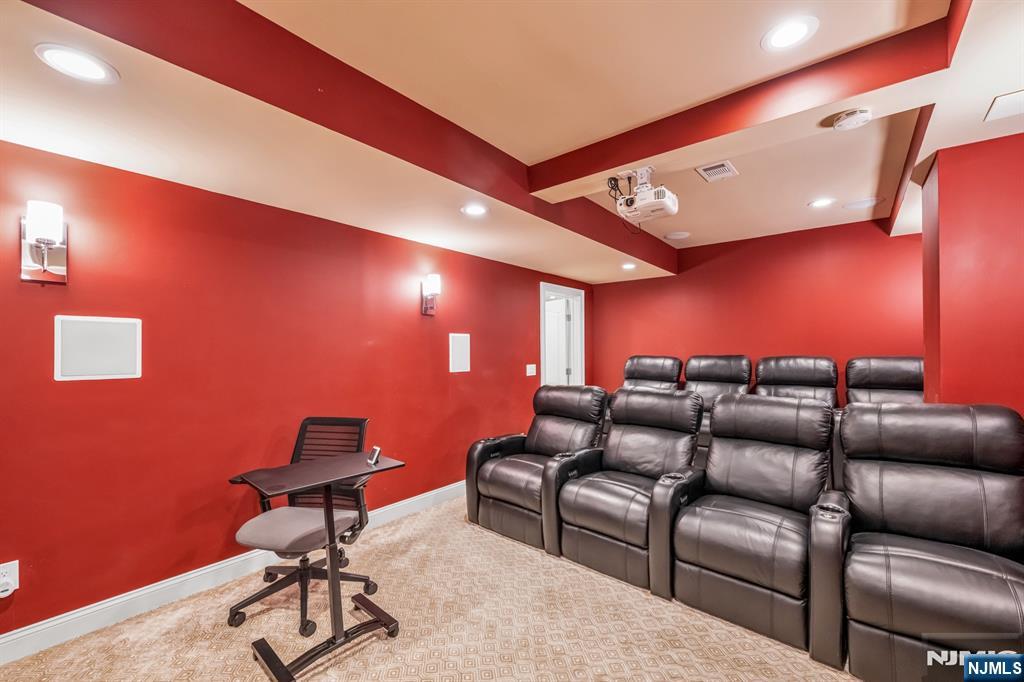 683 Victoria Avenue Paramus, NJ 07652 - Photo 39 of 48