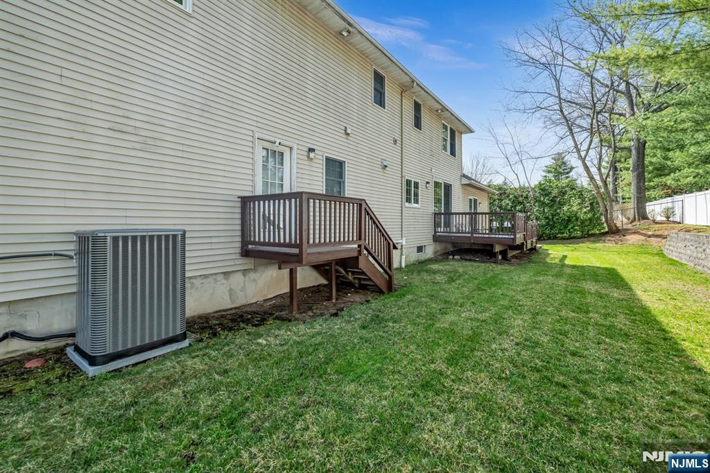 683 Victoria Avenue Paramus, NJ 07652 - Photo 46 of 48