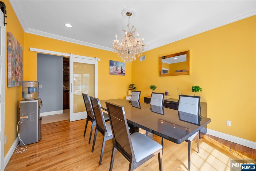 683 Victoria Avenue Paramus, NJ 07652 - Photo 6 of 48