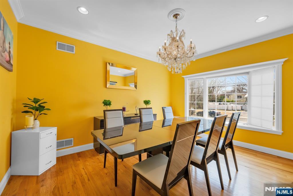 683 Victoria Avenue Paramus, NJ 07652 - Photo 7 of 48