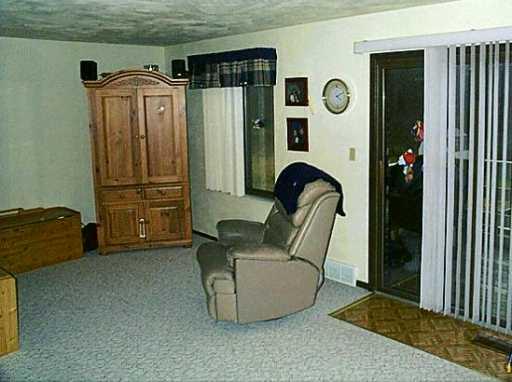 8112 E Nuttals Grove Road Plum, PA 15239 - Photo 6 of 8 Gallery Image 6