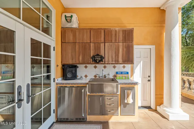 $3,500,000 | 16 Chandeleur Point, Hattiesburg, MS 39402