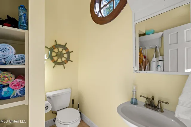 $3,500,000 | 16 Chandeleur Point, Hattiesburg, MS 39402