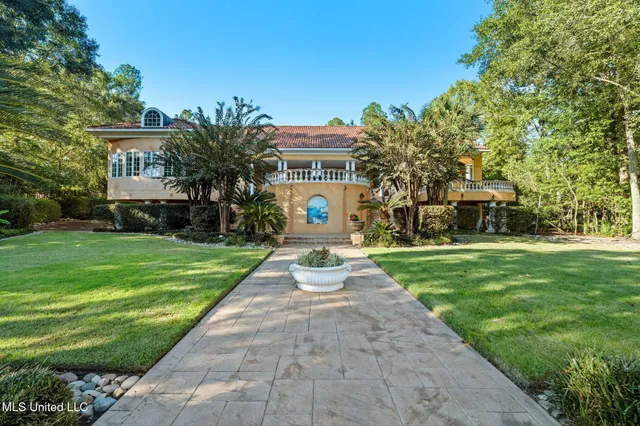 $3,500,000 | 16 Chandeleur Point, Hattiesburg, MS 39402