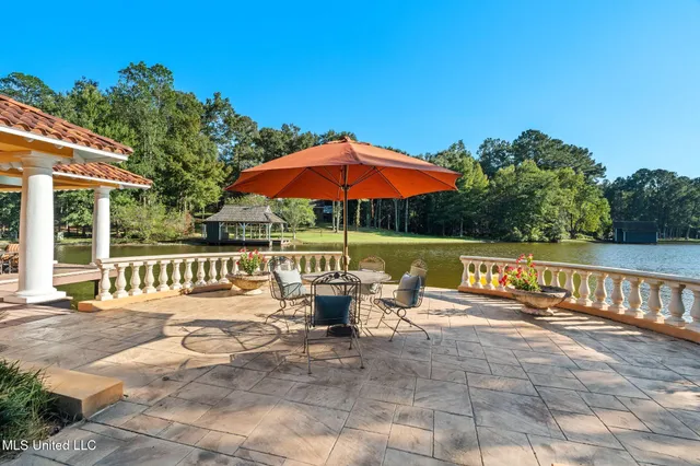 $3,500,000 | 16 Chandeleur Point, Hattiesburg, MS 39402