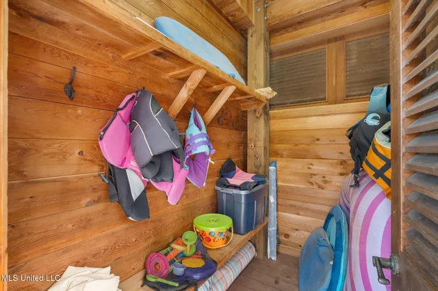 $3,500,000 | 16 Chandeleur Point, Hattiesburg, MS 39402