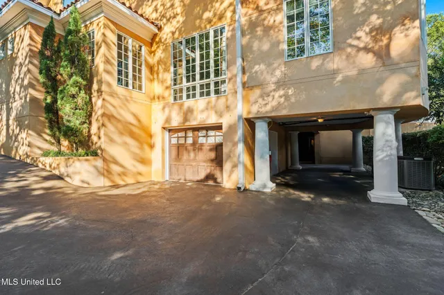 $3,500,000 | 16 Chandeleur Point, Hattiesburg, MS 39402