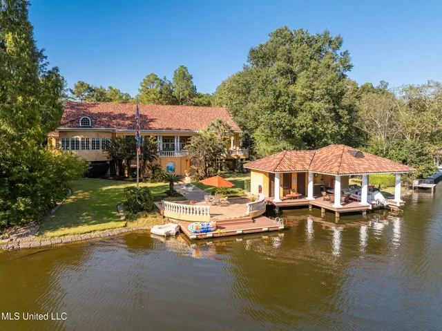 $3,500,000 | 16 Chandeleur Point, Hattiesburg, MS 39402