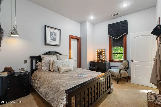 $3,500,000 | 16 Chandeleur Point, Hattiesburg, MS 39402