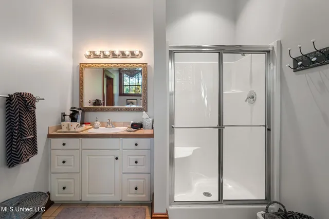 $3,500,000 | 16 Chandeleur Point, Hattiesburg, MS 39402