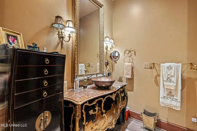 $3,500,000 | 16 Chandeleur Point, Hattiesburg, MS 39402