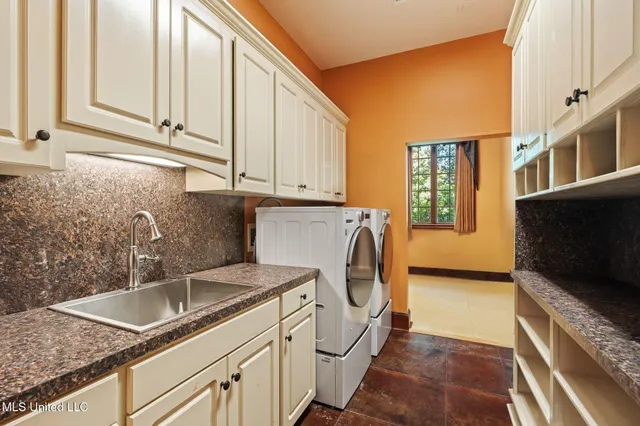 $3,500,000 | 16 Chandeleur Point, Hattiesburg, MS 39402