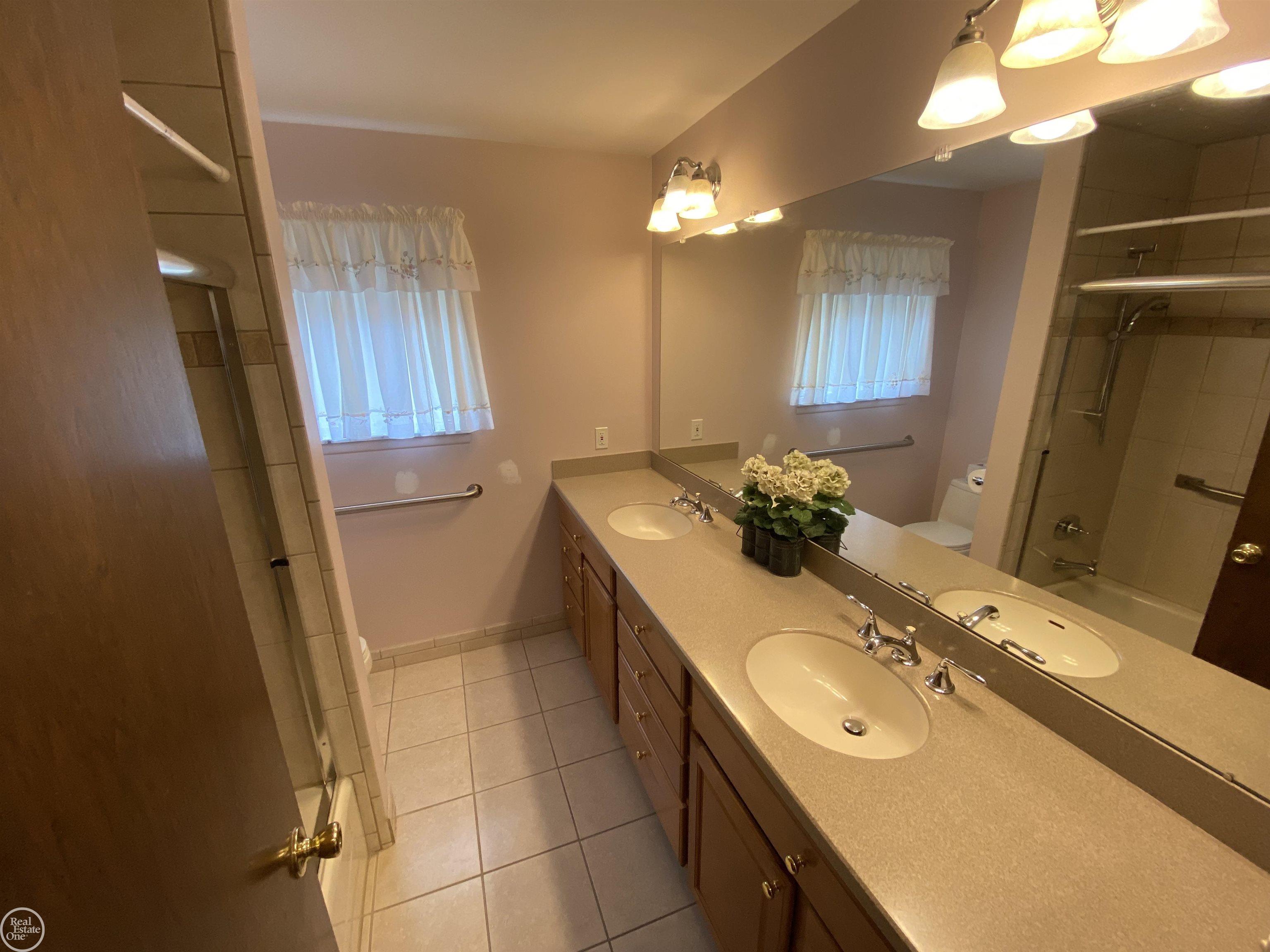 47510 Barbara Road Macomb, MI 48044 - Photo 28 of 32