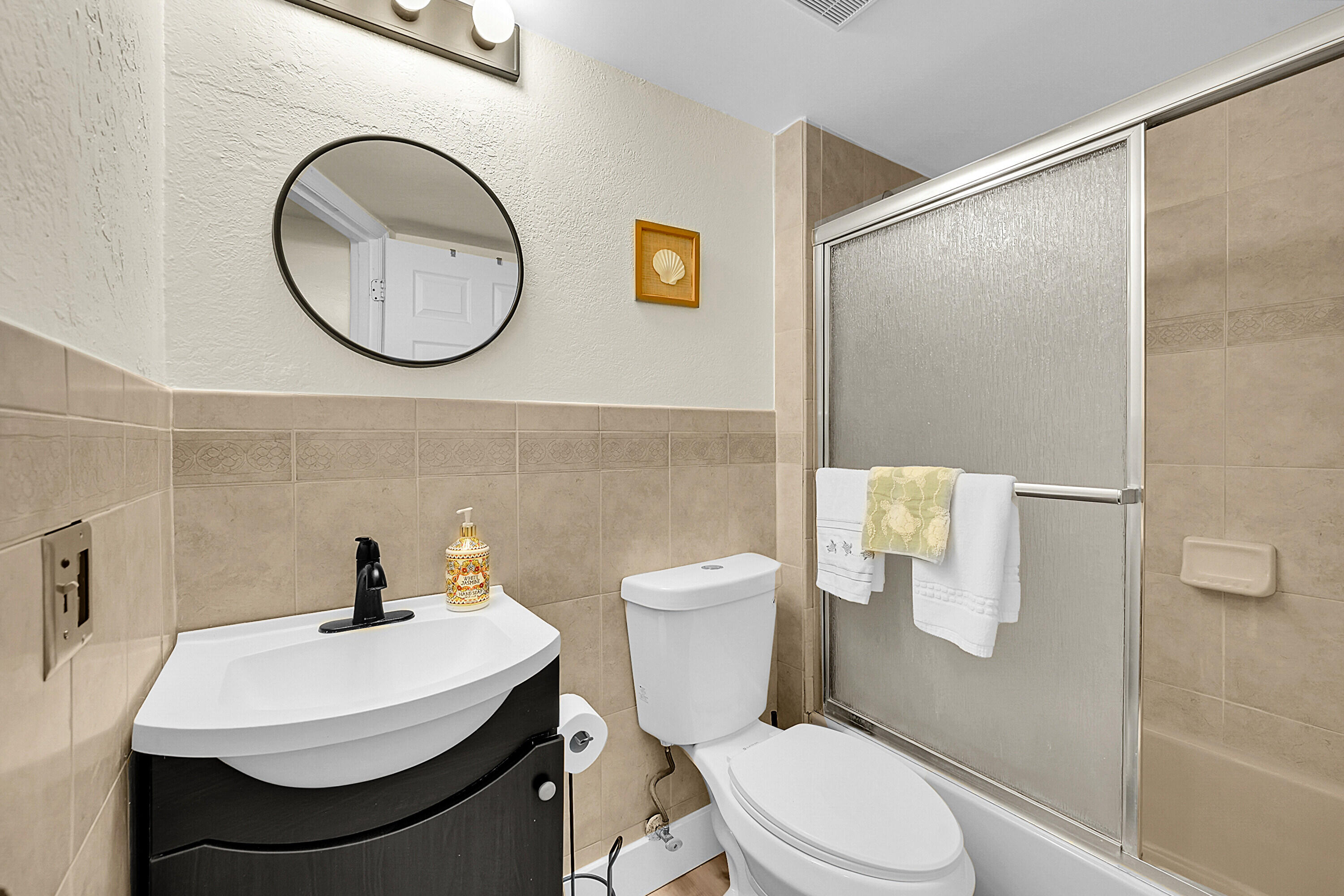9503 Boca Cove Circle, Unit 603 Boca Raton, FL 33428 - Photo 21 of 30 21_bathroom