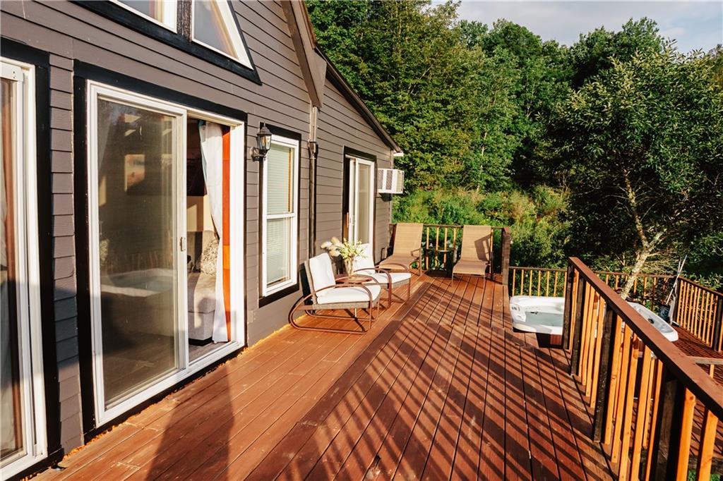 24 Valell Path Livingston Manor, NY 12758 - Photo 5 of 47