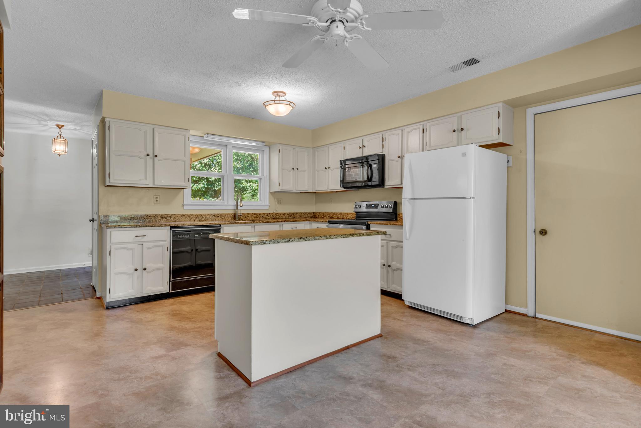 852 Woodmont Road Annapolis, MD 21401 - Photo 18 of 37
