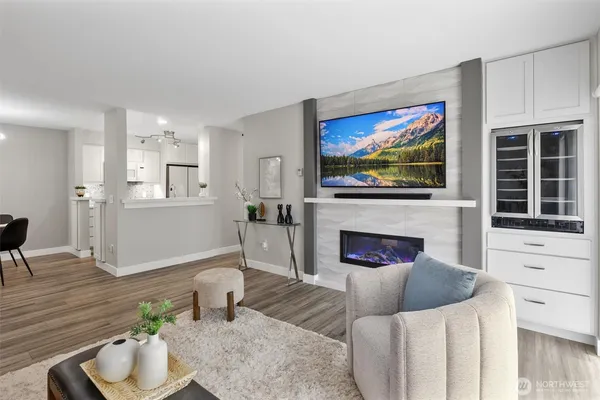 $450,000 | 12303 Harbour Pointe Boulevard, Unit T104, Mukilteo, WA 98275