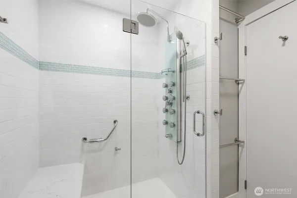 $450,000 | 12303 Harbour Pointe Boulevard, Unit T104, Mukilteo, WA 98275