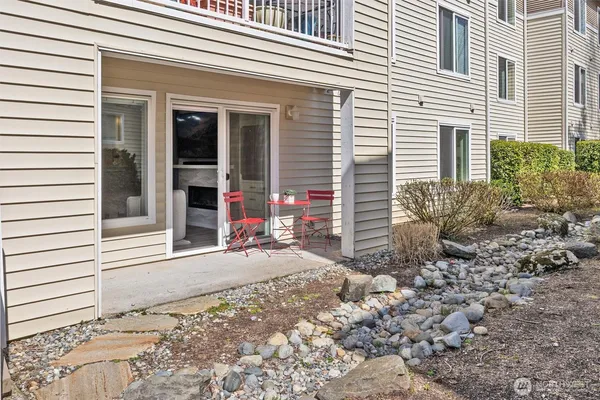 $450,000 | 12303 Harbour Pointe Boulevard, Unit T104, Mukilteo, WA 98275