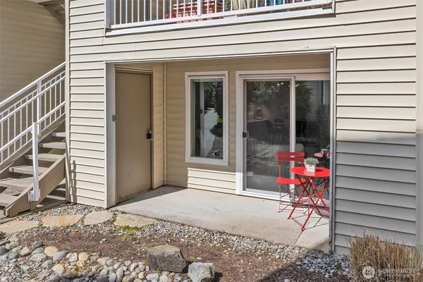 $450,000 | 12303 Harbour Pointe Boulevard, Unit T104, Mukilteo, WA 98275