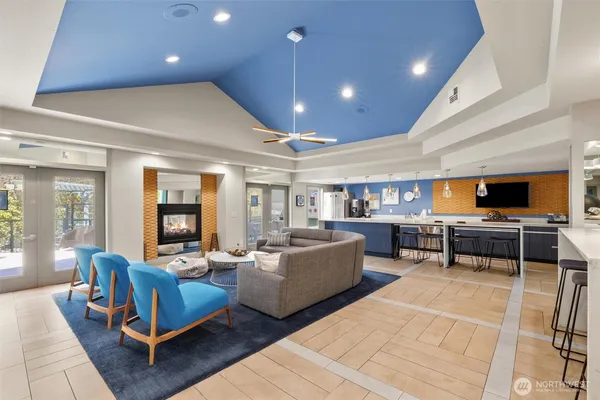 $450,000 | 12303 Harbour Pointe Boulevard, Unit T104, Mukilteo, WA 98275