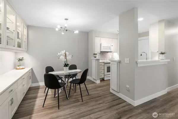 $450,000 | 12303 Harbour Pointe Boulevard, Unit T104, Mukilteo, WA 98275