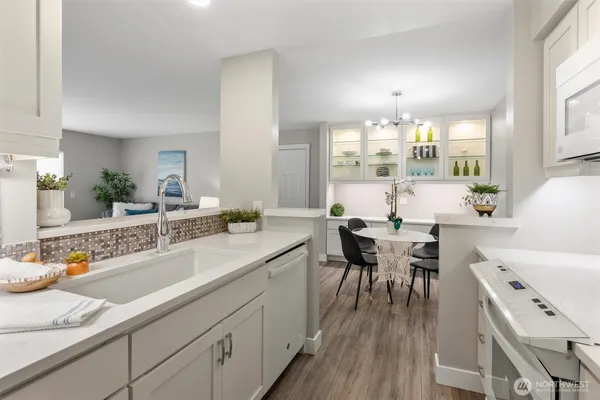 $450,000 | 12303 Harbour Pointe Boulevard, Unit T104, Mukilteo, WA 98275