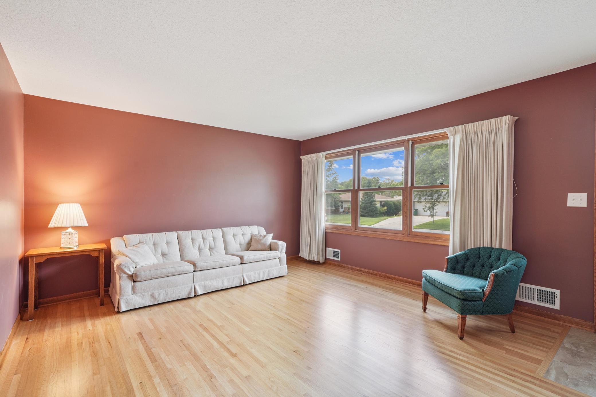 8227 Harrison Road Bloomington, MN 55437 - Photo 3 of 28 Gallery Image 3