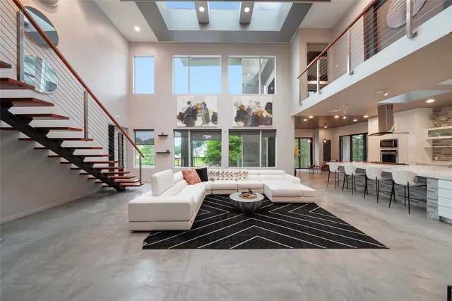 $1,499,000 | 18658 Martinique Drive, Houston, TX 77058