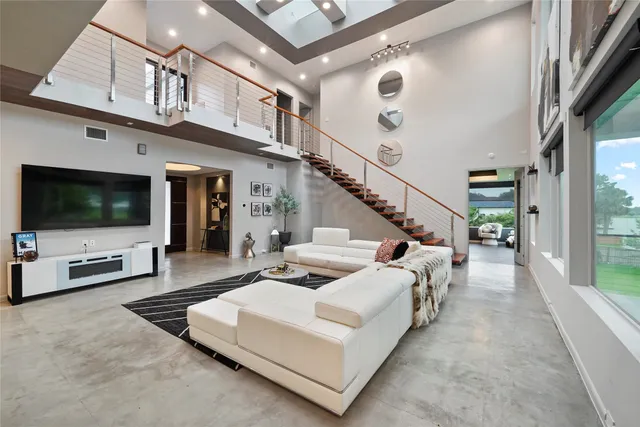 $1,499,000 | 18658 Martinique Drive, Houston, TX 77058