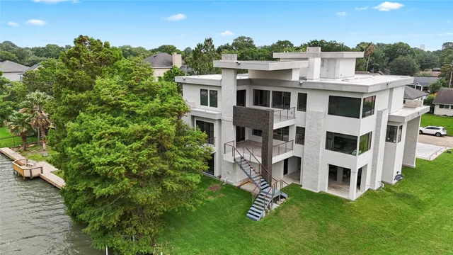 $1,499,000 | 18658 Martinique Drive, Houston, TX 77058
