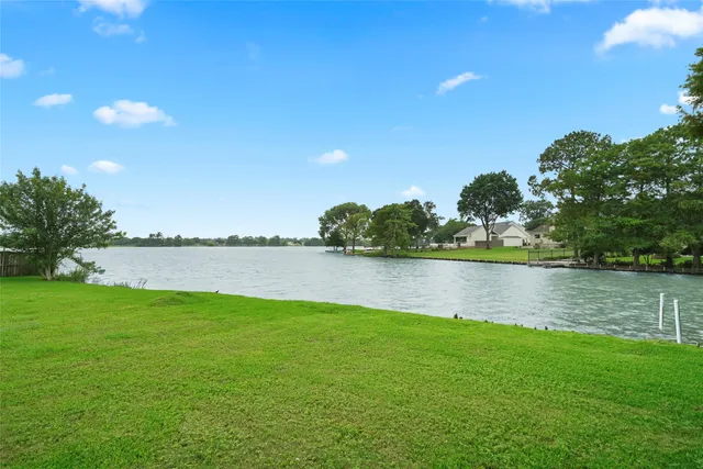 $1,499,000 | 18658 Martinique Drive, Houston, TX 77058