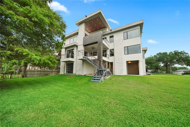 $1,499,000 | 18658 Martinique Drive, Houston, TX 77058