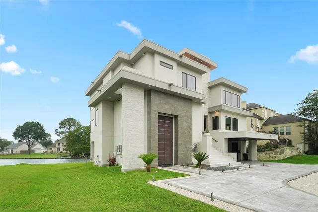 $1,499,000 | 18658 Martinique Drive, Houston, TX 77058